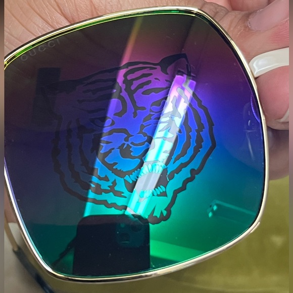 Like New Gucci “Guccify” Tiger Square Sunglasses w/ case and cloth (Unisex) - Picture 2 of 8
